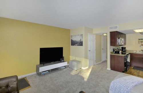 Oak Creek House | Red Rock Retreat 1BR by Casago