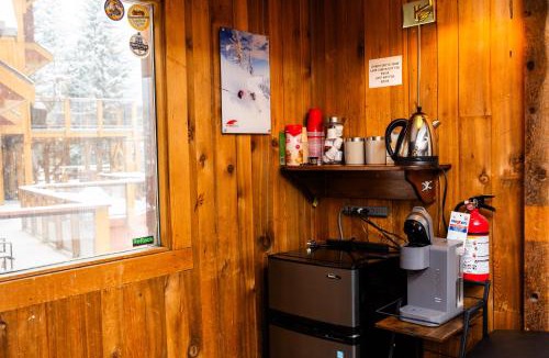 Rossland Hotel | Red Shutter Inn