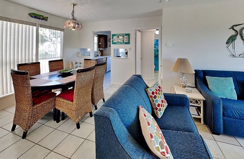 Sailhouse Condo | Reel Mermaid | Amazing Bayview Getaway, Fishing!