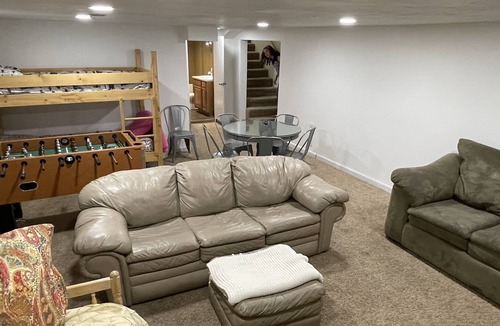 St. Anthony Apartment | Refreshing, Charming Retreat w/ CalKing Bed+ Close to Yellowstone, Tetons, Dunes