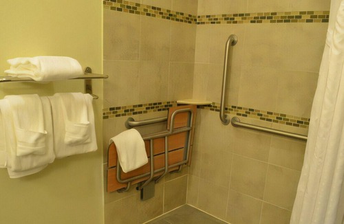 Waterloo House | Refreshingly Clean and Comfortable Guest Room