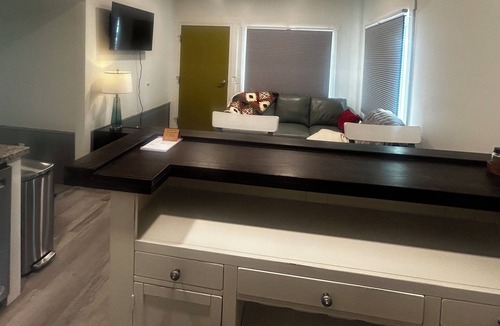 Augusta House | Refurbished Jail Charming 2-bedroom with AC, WiFi in beautiful Augusta, Montana