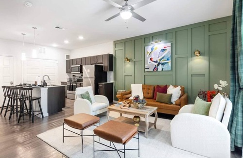 Medical Center District Apartment | Regal Hideaway | Pool Near Lackland + Med Ctr Gym!
