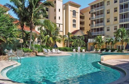 Vanderbilt Beach Condo | Regatta Resort, Vanderbilt Beach, Naples, 6 minute walk to beach