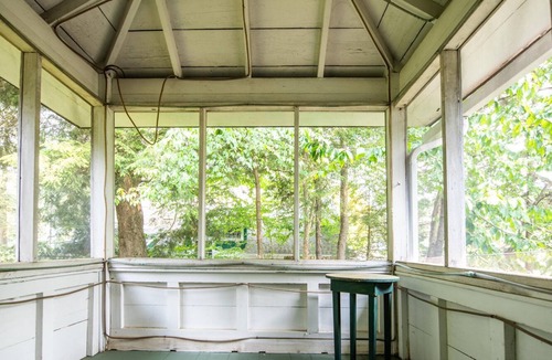 Eagles Mere Cottage | Relax during the evening on the veranda at "Pinecone" in Eagles Mere.