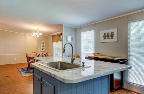 Ridgeway House | Relax & enjoy your morning coffee while overlooking beautiful Lake Wateree!
