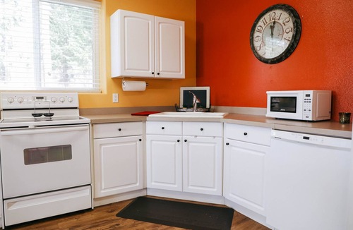 Coeur d'Alene Apartment | Relax in beautiful mountain serenity while planning your local adventures.