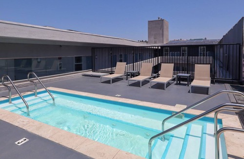 Little Italy Hotel | Relax in Stylish Room Steps from Downtown, Balboa Park and Cruise Terminal