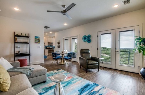 Canyon Lake House | Relax in this Hillside Home with Canyon Lake Views