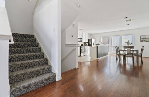 Shady Acres House | Relax & Unwind: Cozy Fall Home in The Heights
