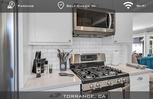 West Torrance Villa | Relaxed Beach Vibes Lodging