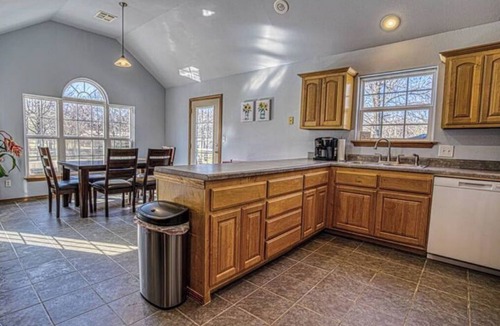 Checotah House | Relaxing Lake Retreat off I-40