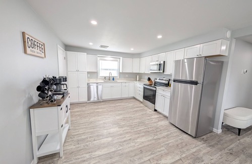 Fremont House | Relaxing River View Stay | Renovated 3BR Home