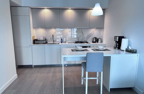 Metrotown Condo | Relocation Special/Monthly stay-New condo at Metrotown