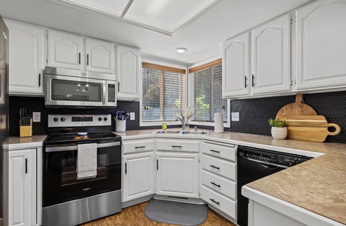 Eagle House | Relocations, Corporate- Large Eagle Home, 4 bedroom, 83616