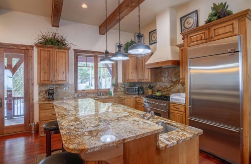 Tamarack Resort House | Remarkable Estate Home|Wood Fireplace|Resort Views