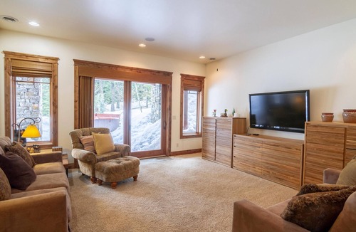 Tamarack Resort House | Remarkable Estate Home|Wood Fireplace|Resort Views