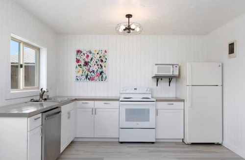 Carey House | Remodeled Farmhouse near Silver Creek for fly fishing and Craters of the Moon