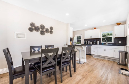 Point Loma Heights House | REMODELED OB HOME w/AC, PARKING, SURFBOARDS, VIEWS - SLEEPS 8 - 3 KING BEDS