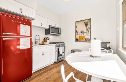 Crown Point House | Remodeled PB Homes w/Parking - AC - steps2beach - Sleeps 28 - 5 homes combined!