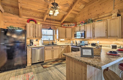 Glendo Cabin | Remote Cabin w/Gas Stove < 7 Mi to Town!