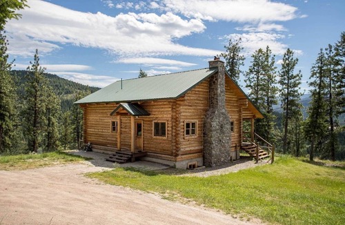 Superior House | Remote Mountain Cabin with Incredible Views