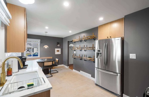 Ferndale House | Renovated 5BR/2BA - Gym & Barrel Sauna
