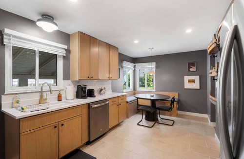 Ferndale House | Renovated 5BR/2BA - Gym & Barrel Sauna