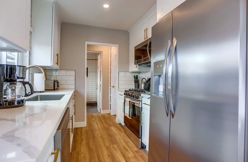 Mission Beach Condo | Renovated Bay Side Condo - 812