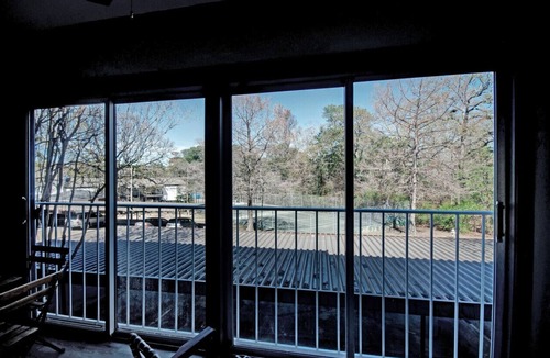 Tougaloo Condo | Renovated Condo In A Lovely Gated Community