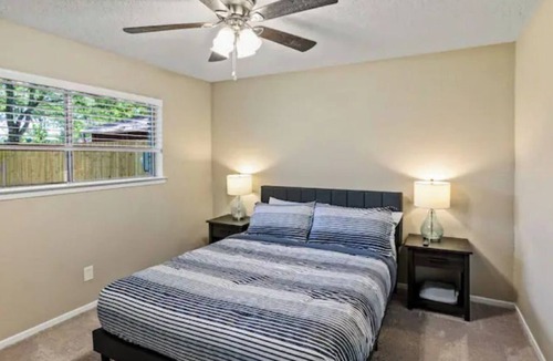 League City House | Renovated family friendly home between Houston and Galveston