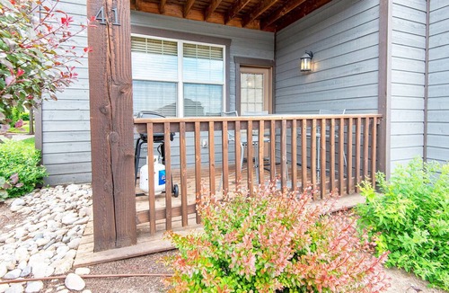 Driggs Condo | Renovated Ground Floor Condo w/ Custom Teton Decor