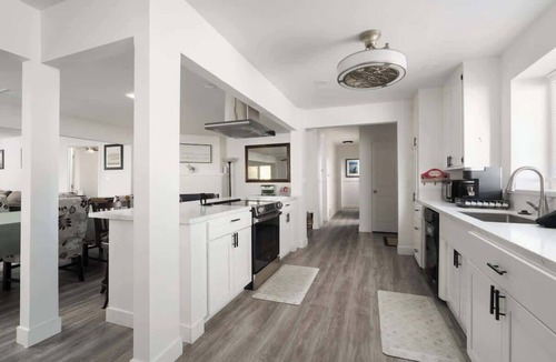 Lemon Grove House | Renovated, Lg Backyard w Outdoor DIning