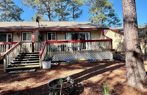 Brookeland Condo | ~ Renovated Luxe Condo at Rayburn Country Club golf resort ~