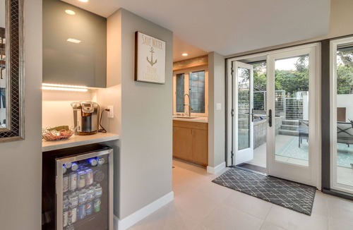 Point Loma House | Renovated Mid-Century Mod Home with Spectacular Views in Point Loma (Spa & A/C)