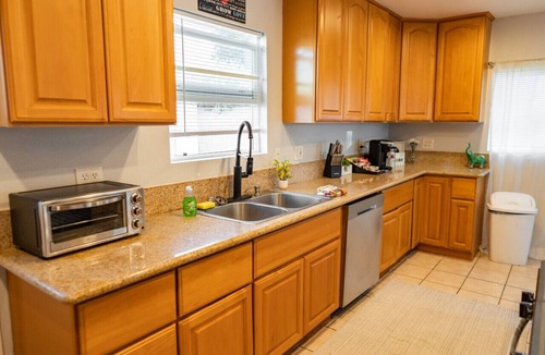 Northwest Torrance House | RENOVATED/REMODELED 3BR HOUSE in TORRANCE with FENCED YARD p11