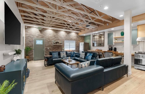 Stockton Hotel | Resort: 34 BRs, 95 Beds & 5 Stunning Event Spaces