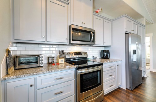 Rockport House | Resort Perks: Waterfront Rockport Home!
