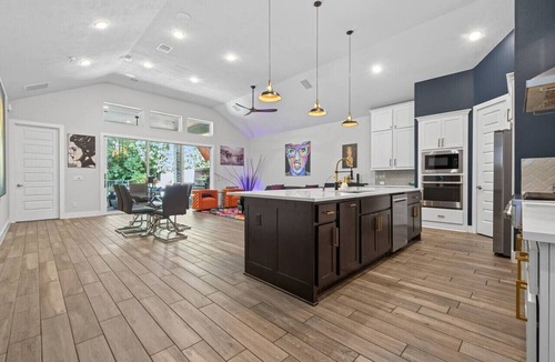 Atascocita House | Resort-style outdoor living paired with comfort, style, and relaxation