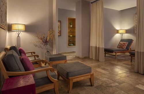 Uptown Sedona Hotel | Restful Retreat: Enjoy Sedona’s Scenery from Your Cozy Room