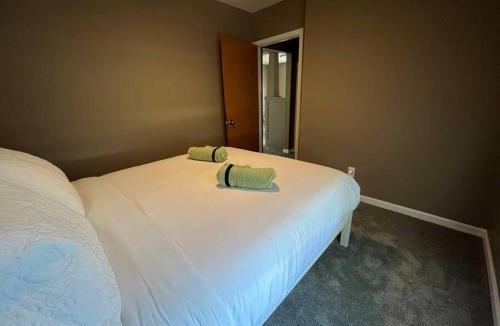 Central - Terry House | Restful single bedroom getaway
