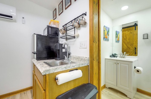 Collier Heights Apartment | Retreat for Couples & Artists! Atlanta Tiny Home