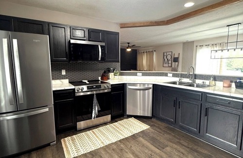 Richlands House | Retreat Near Lejeune & OAJ Hot Tub EV Charger