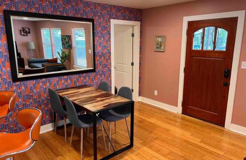 Blackshear-Prospect Hill House | Retro Cowyboy Villa in the Heart of Austin