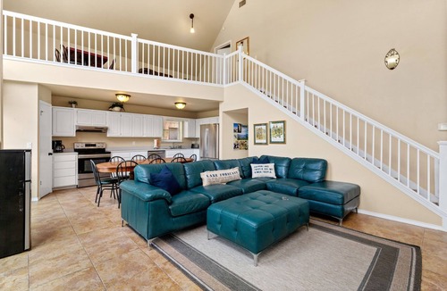 Canyon Lake House | Reunion Beach Lakefront Getaway Hot Tub, Fire Pit, Walk to Water