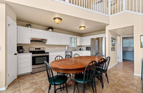 Canyon Lake House | Reunion Beach Lakefront Getaway Hot Tub, Fire Pit, Walk to Water