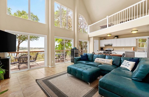 Canyon Lake House | Reunion Beach Lakefront Getaway Hot Tub, Fire Pit, Walk to Water