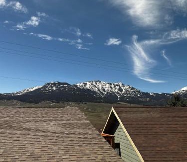 Gardiner House | Rhodopa Guest House at Yellowstone #9