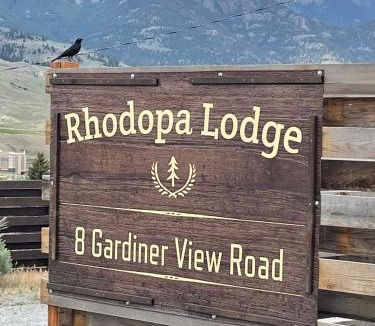 Gardiner Cabin | Rhodopa Lodge at Yellowstone
