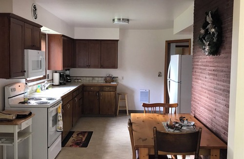 Ridgefield House | Ridgefield Spacious Country-Side Home